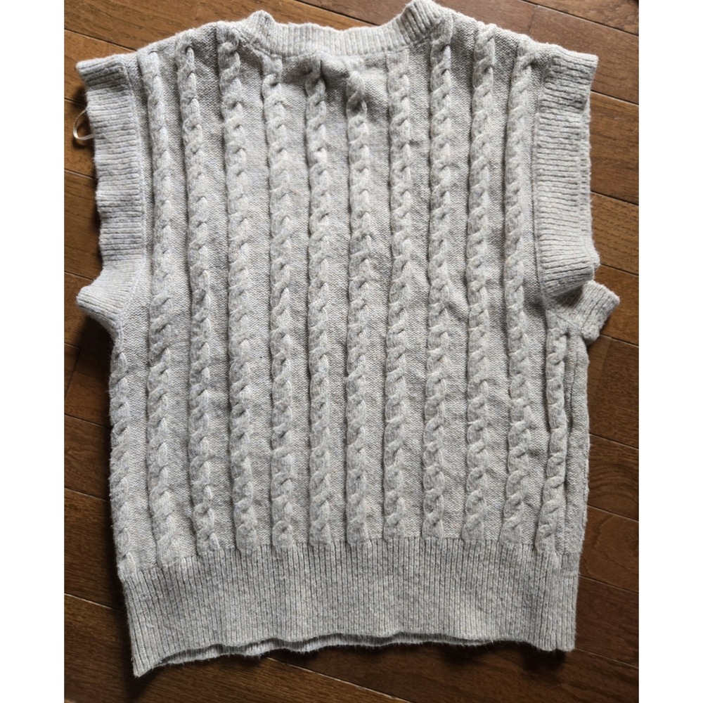 Cupcakes and Cashmere XS Womens V-Neck Boxy Cable Knit Sweater Vest Cream - Picture 4 of 6